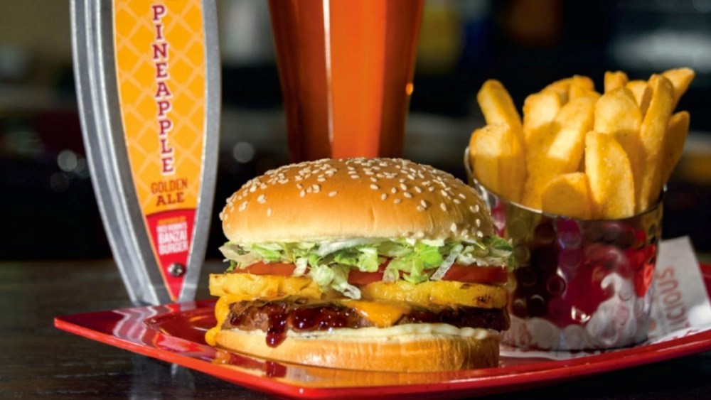 redrobinburgernbeer-copy